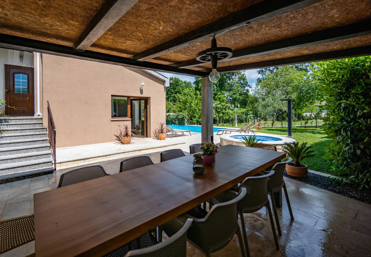 Villa in Svetvincenat - Villa Ferlini in Central Istria with private 10000 m2 garden, wellness & family activities on plot