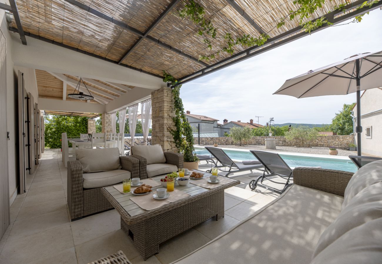 Villa in Sveti Bartul - Villa Batelica near Labin with private pool, large garden, kids playground & sport activities 