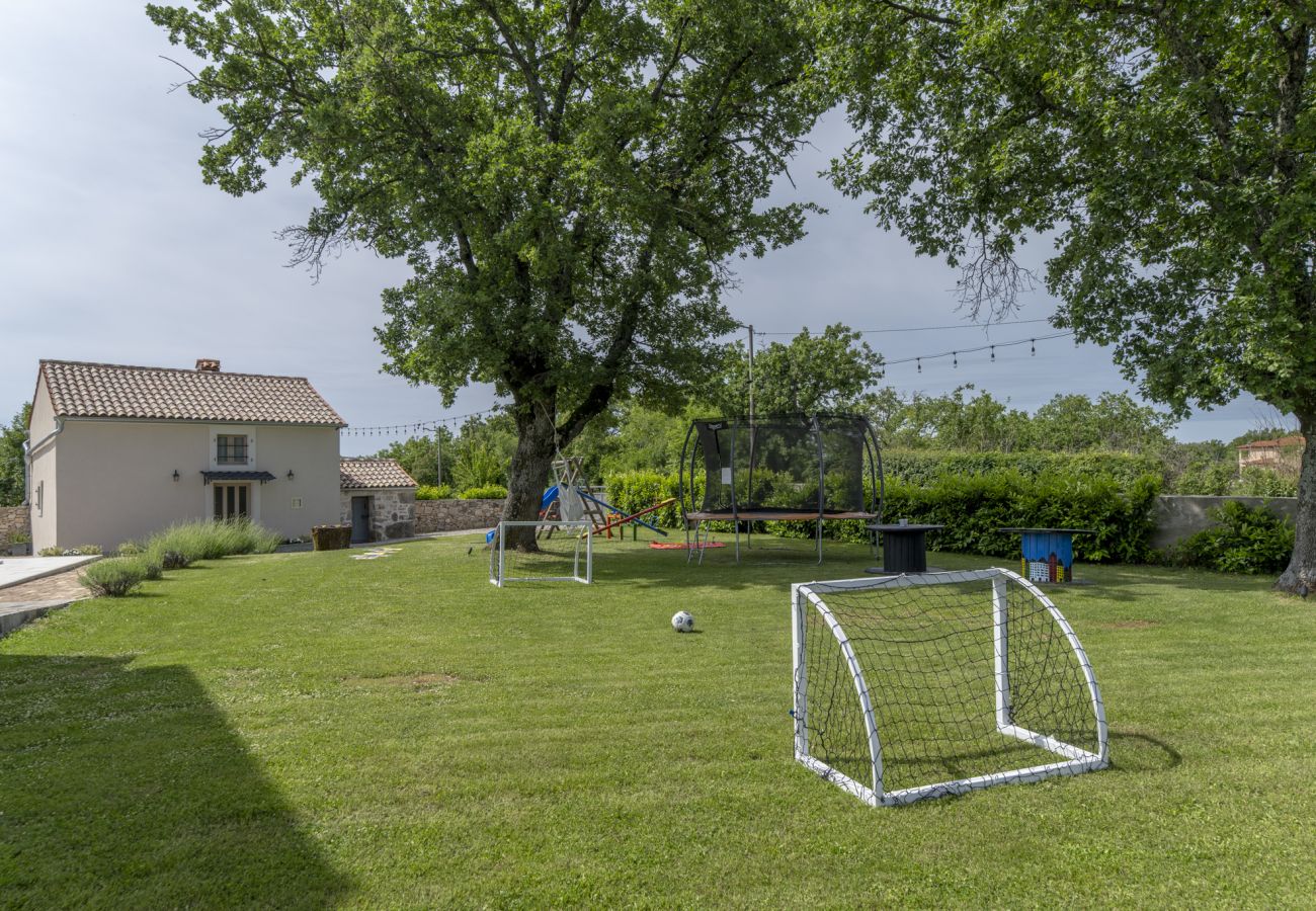Villa in Sveti Bartul - Villa Batelica near Labin with private pool, large garden, kids playground & sport activities 