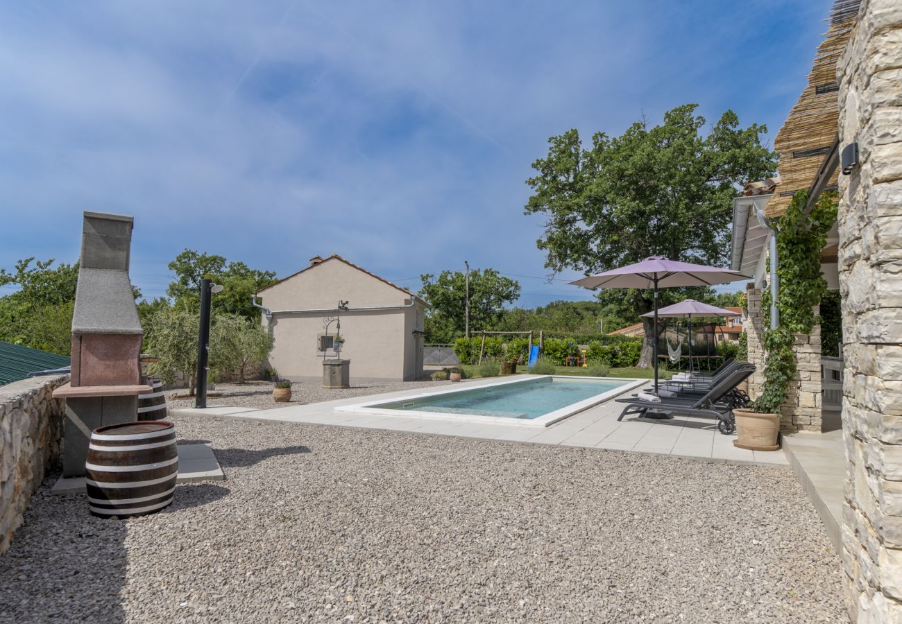 Villa in Sveti Bartul - Villa Batelica near Labin with private pool, large garden, kids playground & sport activities 