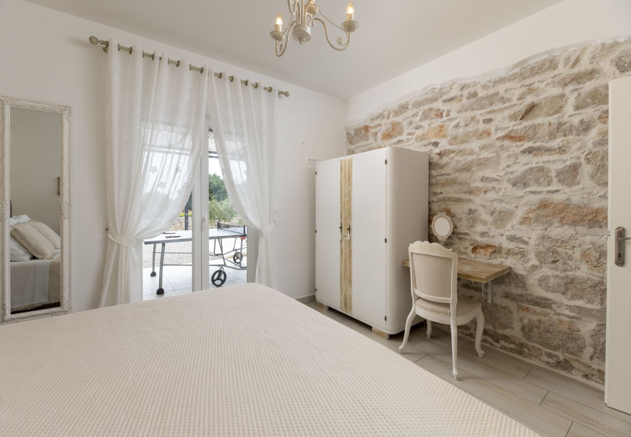 Villa in Sveti Bartul - Villa Batelica near Labin with private pool, large garden, kids playground & sport activities 