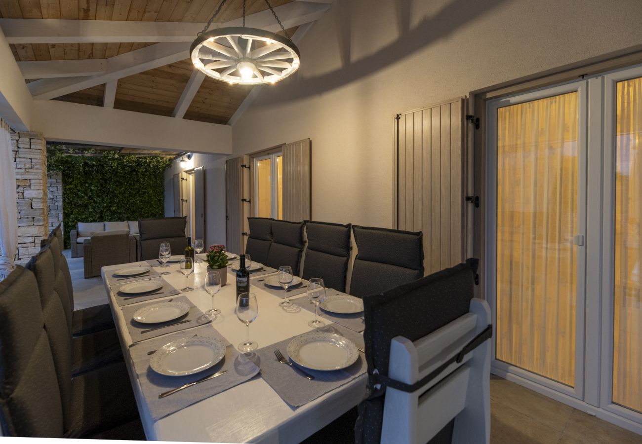 Villa in Sveti Bartul - Villa Batelica near Labin with private pool, large garden, kids playground & sport activities 