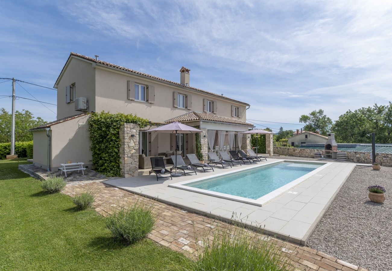 Villa in Sveti Bartul - Villa Batelica near Labin with private pool, large garden, kids playground & sport activities 