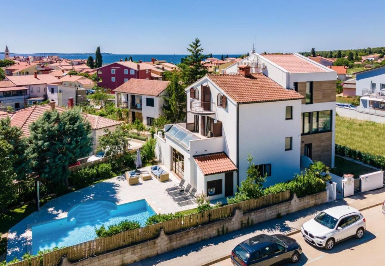 Villa in Fažana - Villa Andrija in Fažana for 9 people with sea view & heated pool - only 400 m from the beach