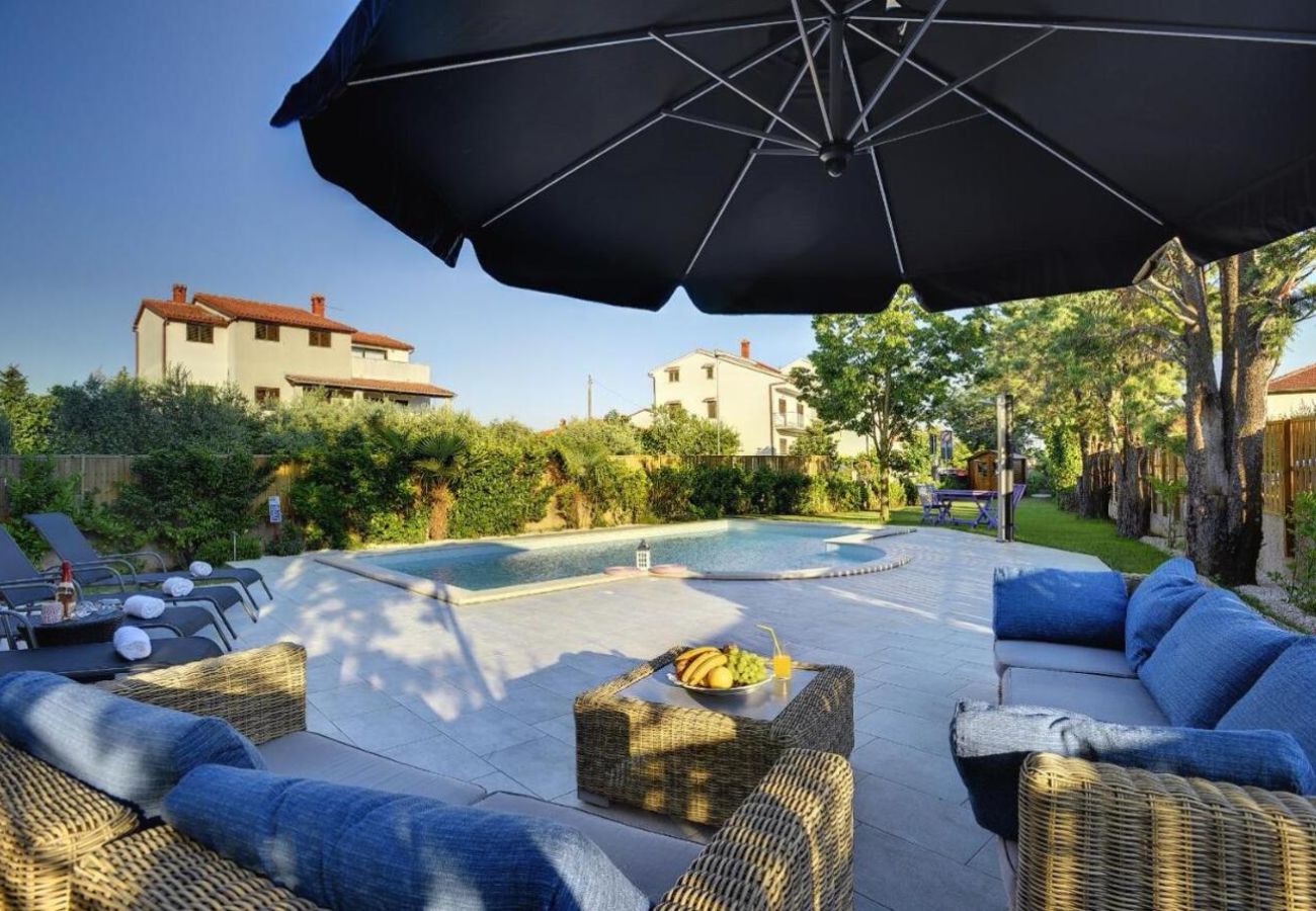 Villa in Fažana - Villa Andrija in Fažana for 9 people with sea view & heated pool - only 400 m from the beach