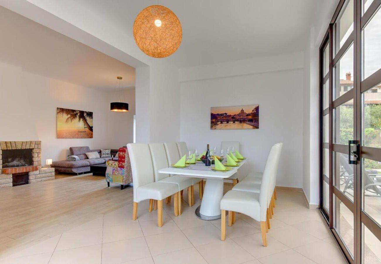 Villa in Fažana - Villa Andrija in Fažana for 9 people with sea view & heated pool - only 400 m from the beach