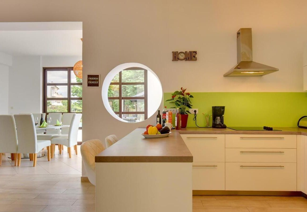 Villa in Fažana - Villa Andrija in Fažana for 9 people with sea view & heated pool - only 400 m from the beach