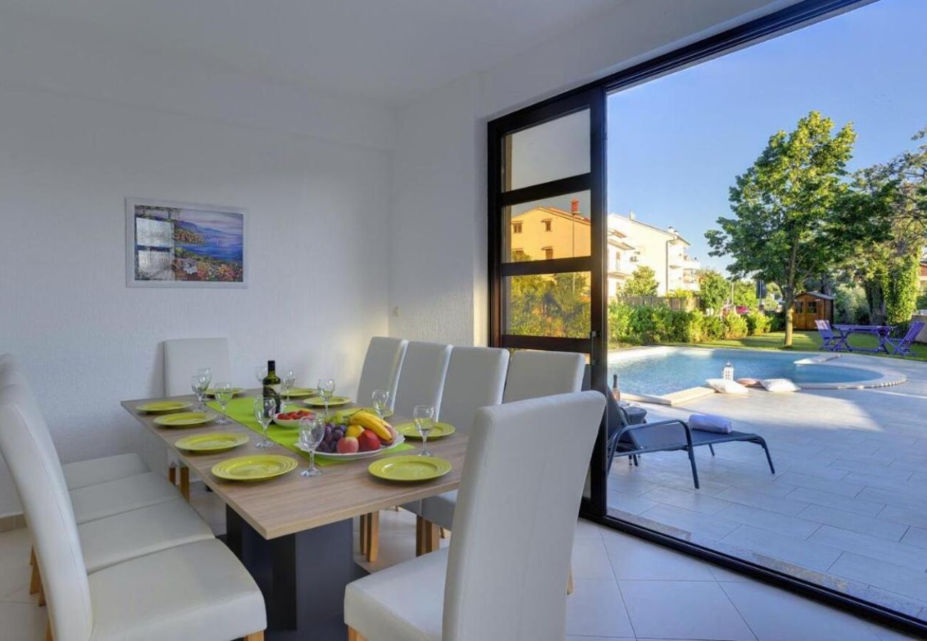 Villa in Fažana - Villa Andrija in Fažana for 9 people with sea view & heated pool - only 400 m from the beach