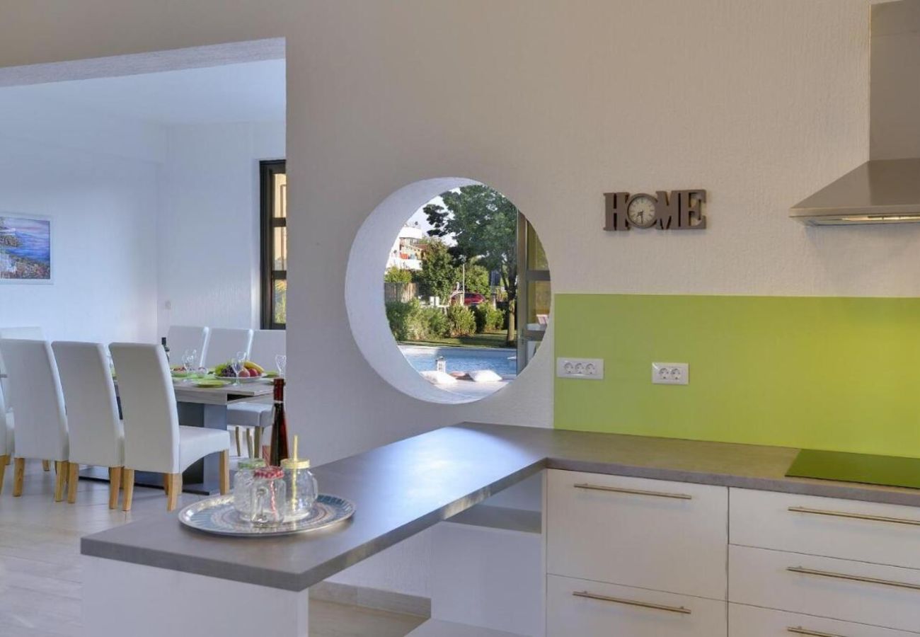 Villa in Fažana - Villa Andrija in Fažana for 9 people with sea view & heated pool - only 400 m from the beach