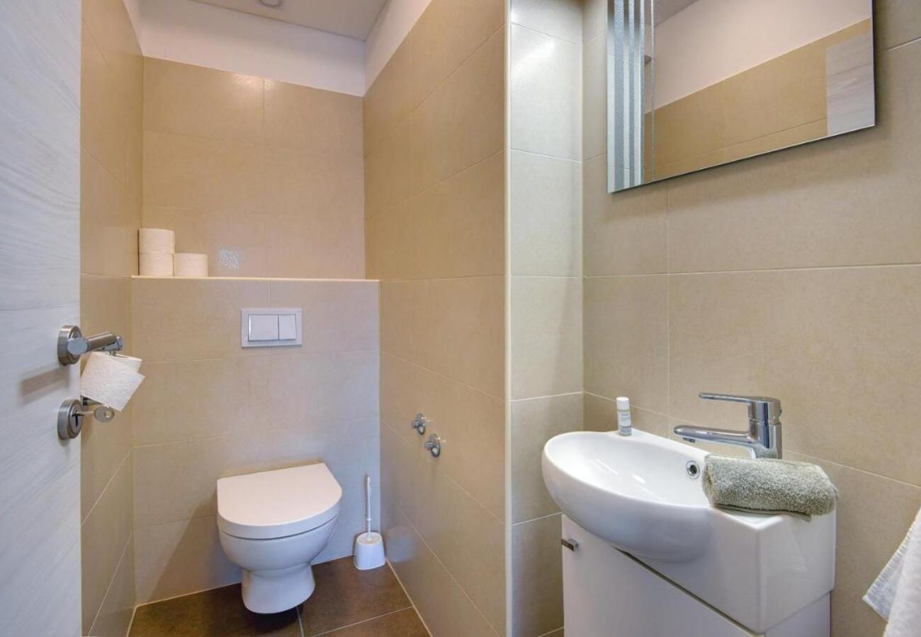 Villa in Fažana - Villa Andrija in Fažana for 9 people with sea view & heated pool - only 400 m from the beach