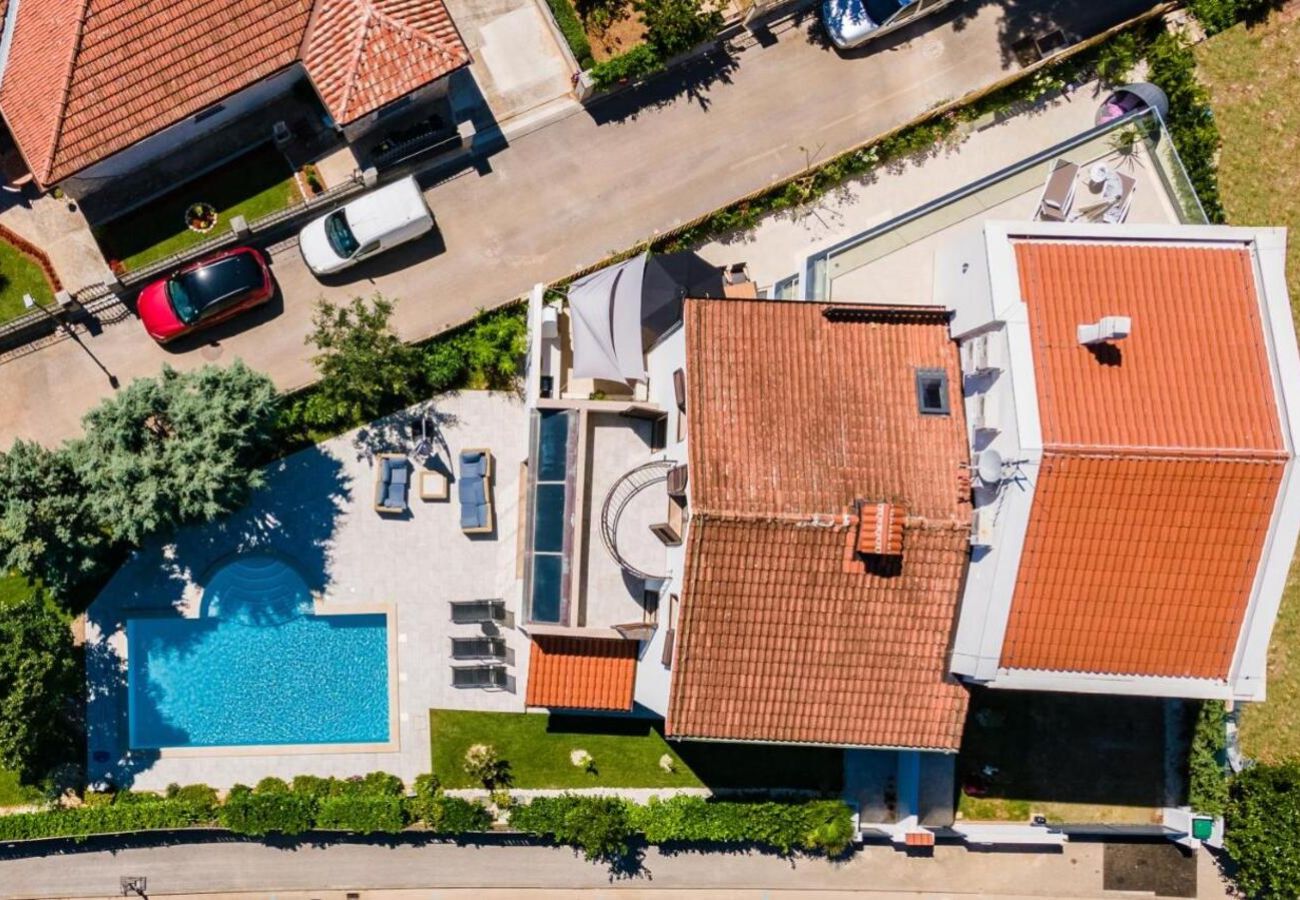 Villa in Fažana - Villa Andrija in Fažana for 9 people with sea view & heated pool - only 400 m from the beach