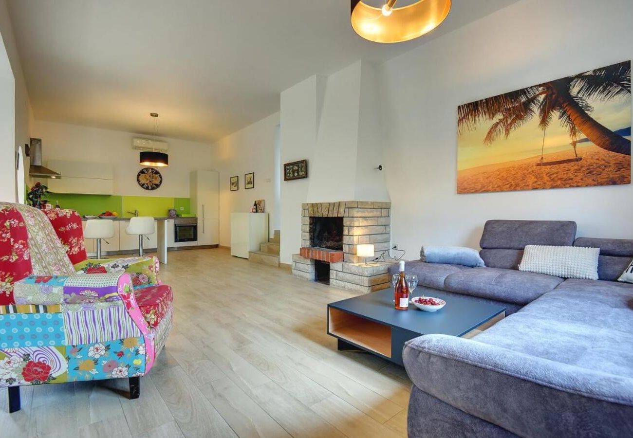 Villa in Fažana - Villa Andrija in Fažana for 9 people with sea view & heated pool - only 400 m from the beach