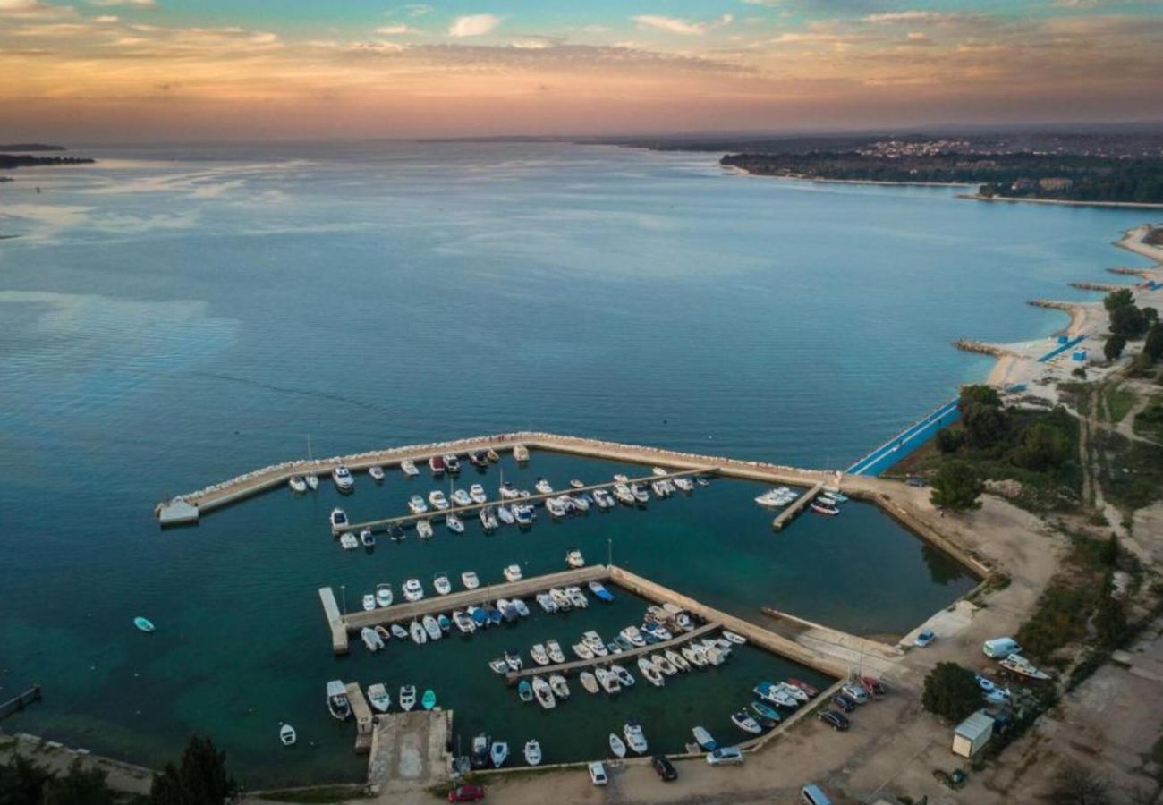 Villa in Fažana - Villa Andrija in Fažana for 9 people with sea view & heated pool - only 400 m from the beach