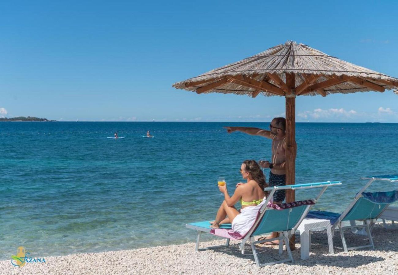 Villa in Fažana - Villa Andrija in Fažana for 9 people with sea view & heated pool - only 400 m from the beach