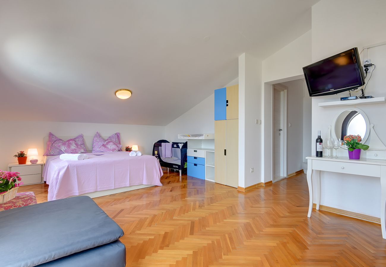 Villa in Fažana - Villa Andrija in Fažana for 9 people with sea view & heated pool - only 400 m from the beach