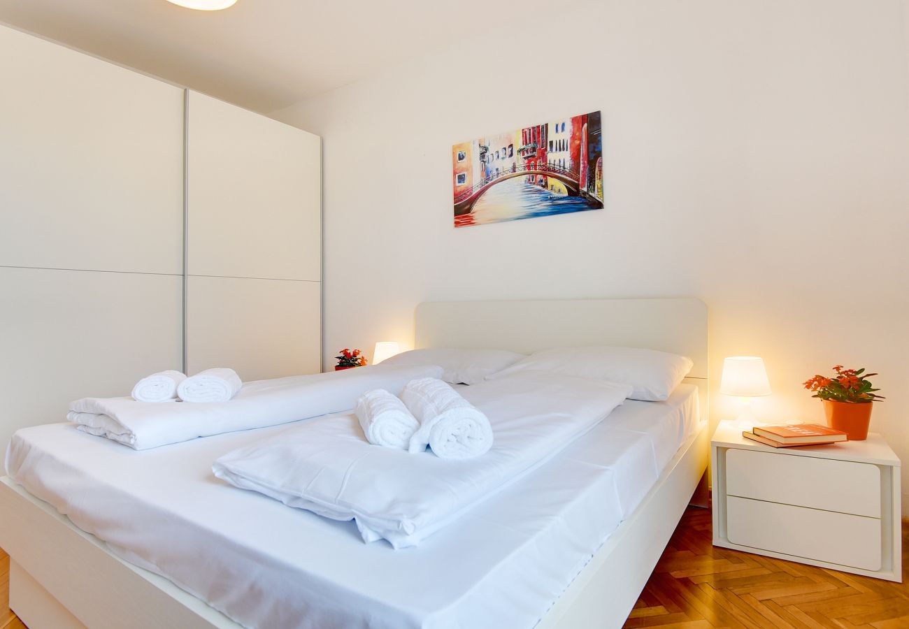 Villa in Fažana - Villa Andrija in Fažana for 9 people with sea view & heated pool - only 400 m from the beach