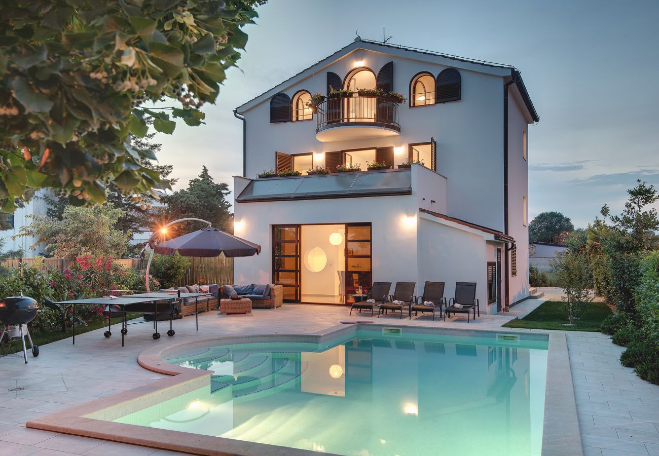 Villa in Fažana - Villa Andrija in Fažana for 9 people with sea view & heated pool - only 400 m from the beach