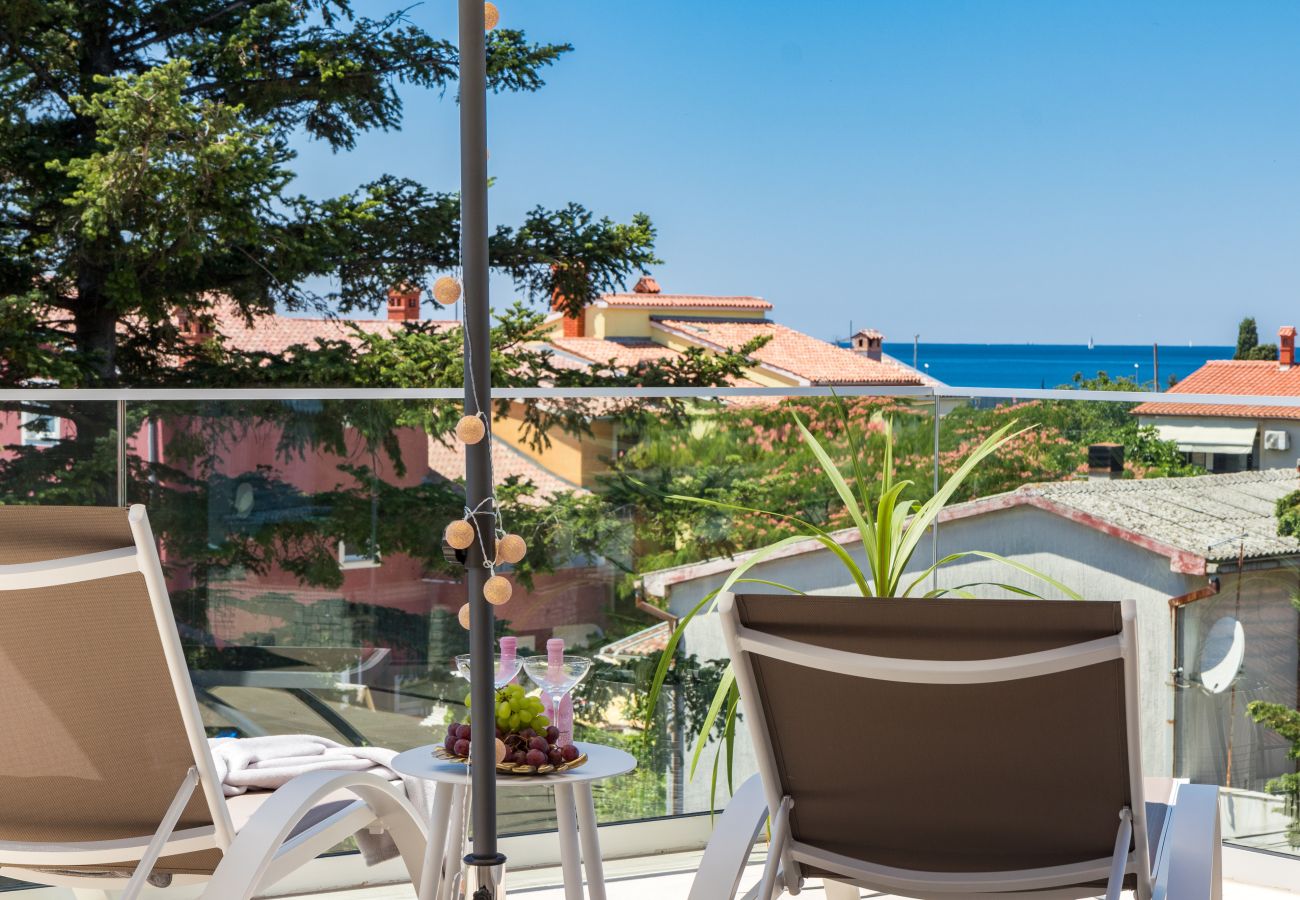 Villa in Fažana - Villa Elena Deluxe in Fažana for 8 people with whirlpool, kids playground & private pool only 400 m from the beach