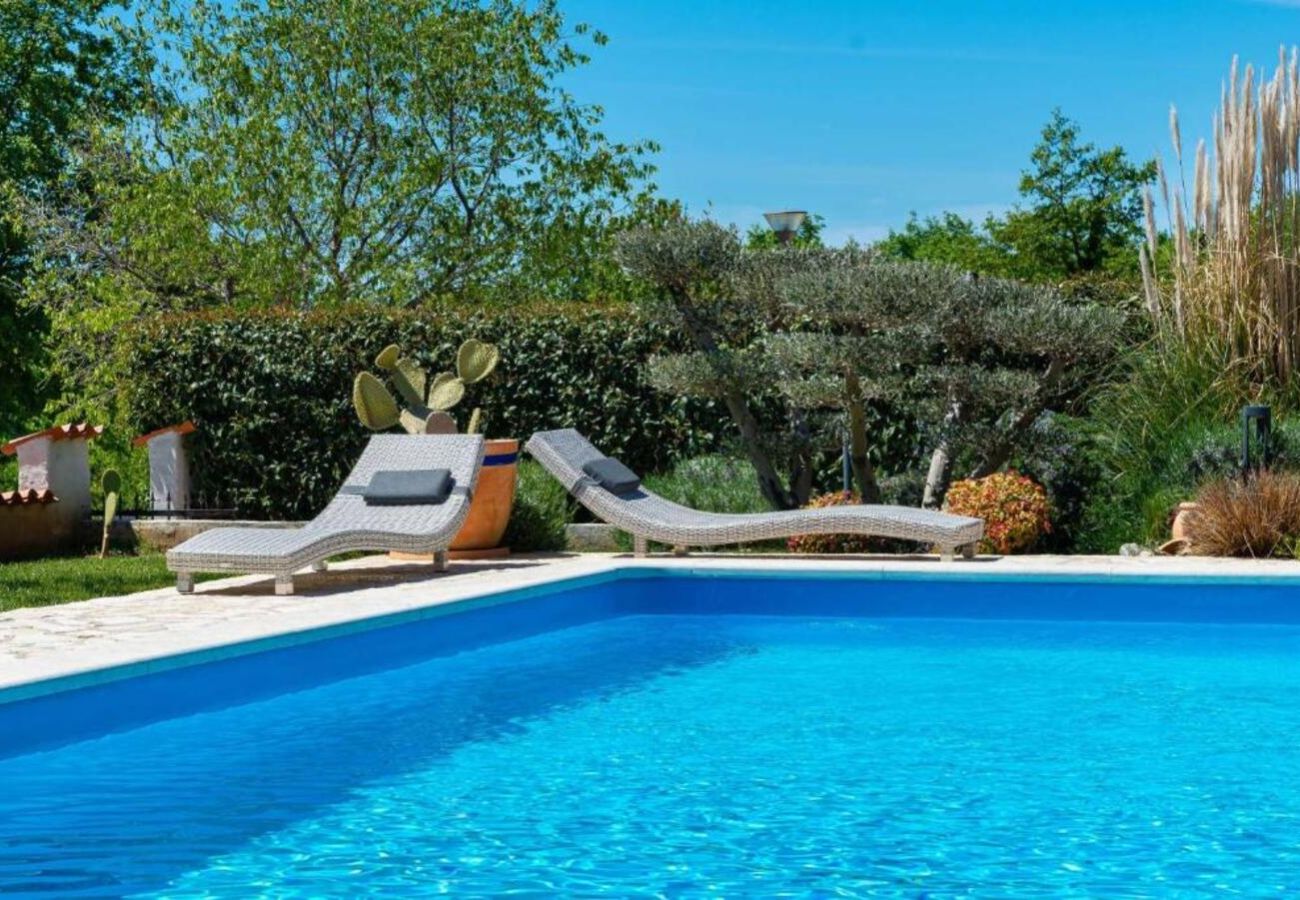 Villa in Butkovici - Villa Sole in Central Istria for 10 people with 4 bedrooms and private pool