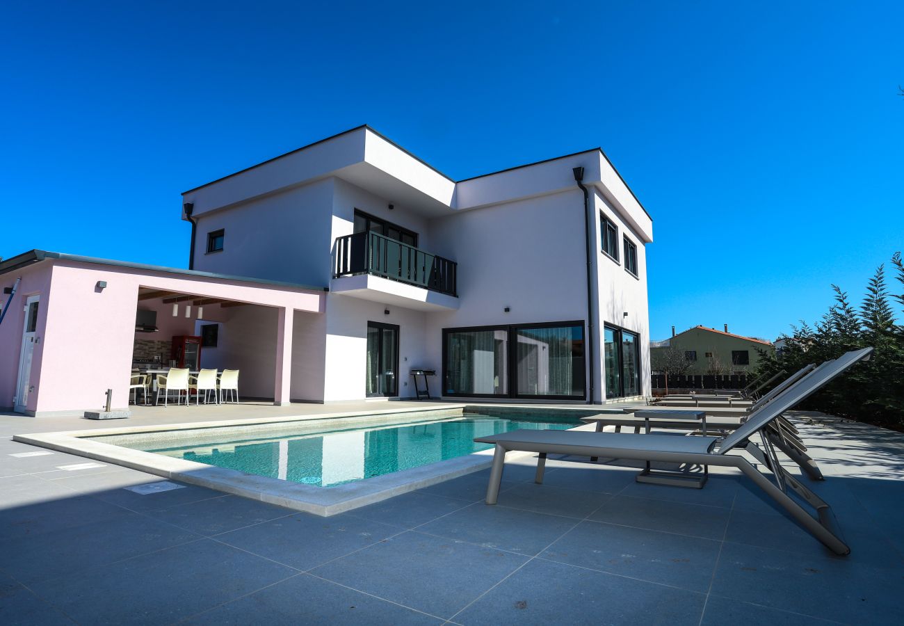 Villa in Porec - Villa Jacky in Poreč for 8 people with private pool just 900 meters from sea
