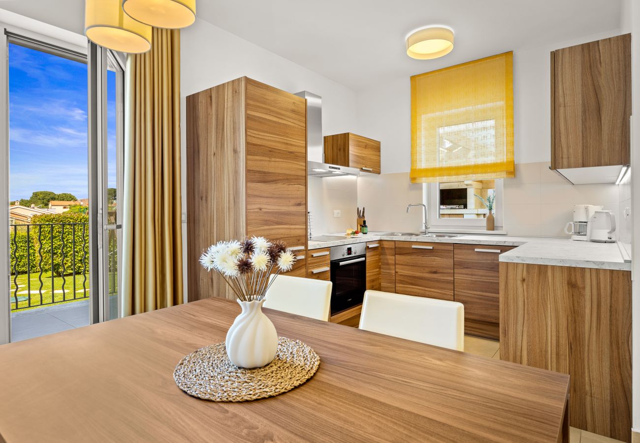 Villa in Krancici - Villa Silvia near Poreč for 10 people with infinity pool and large playground