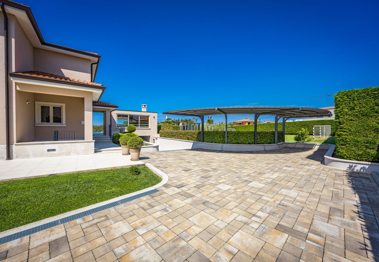 Villa in Krancici - Villa Silvia near Poreč for 10 people with infinity pool and large playground
