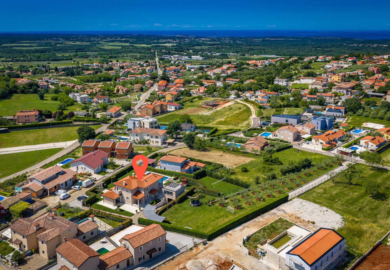 Villa in Krancici - Villa Silvia near Poreč for 10 people with infinity pool and large playground