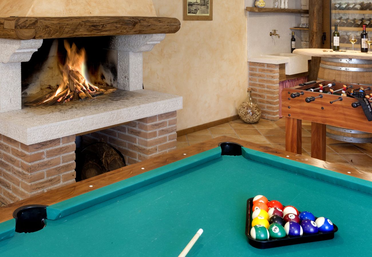 Villa in Labinci - Villa Santa Domenica near Poreč with play room, beautiful tavern & garden