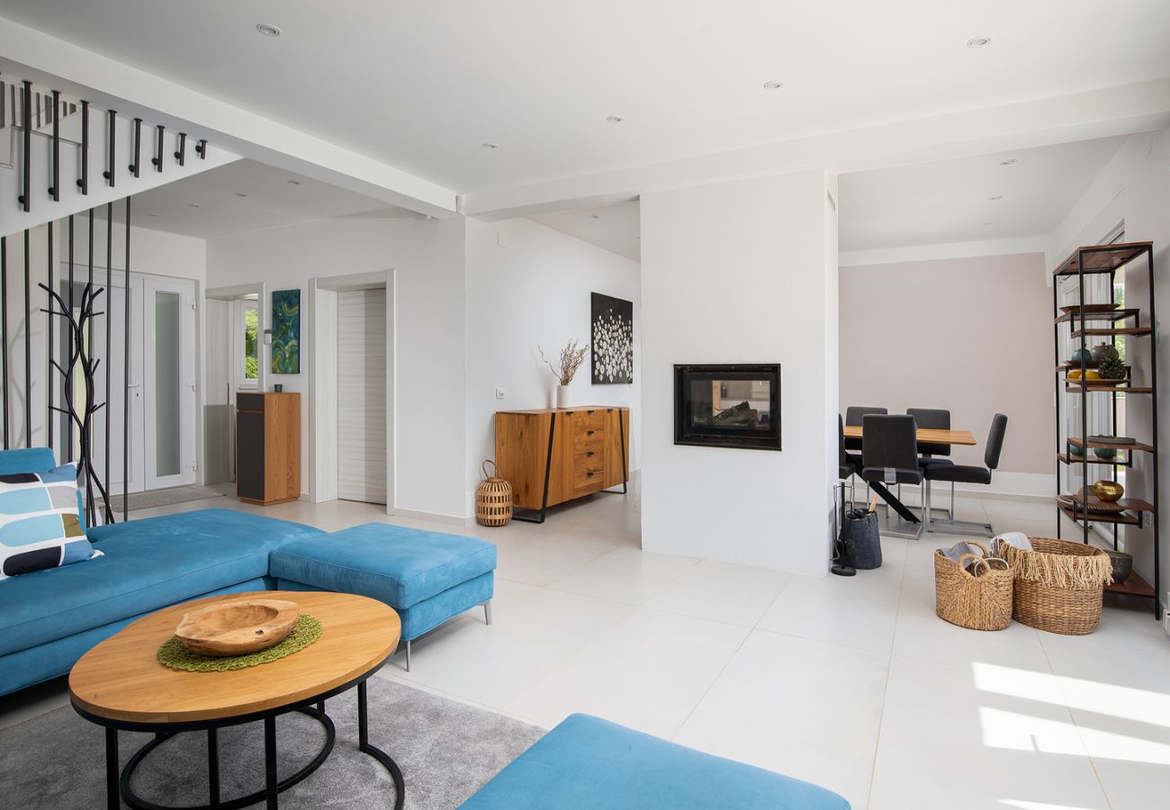 Villa in Juršici - Villa Unica for 8 People in Central Istra, very quiet and luxurious retreat only 15 minutes from the azure blue sea