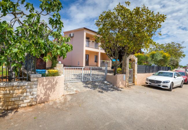 Villa in Fažana - Villa Ketty in Fažana with playground, sea view and private pool Villa in Fažana - Villa Ketty in Fažana with playground, sea view and private pool