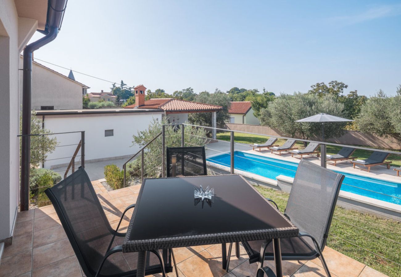 Villa in Kaštelir - Villa Viktoria near Poreč for 6 people with play room & private pool