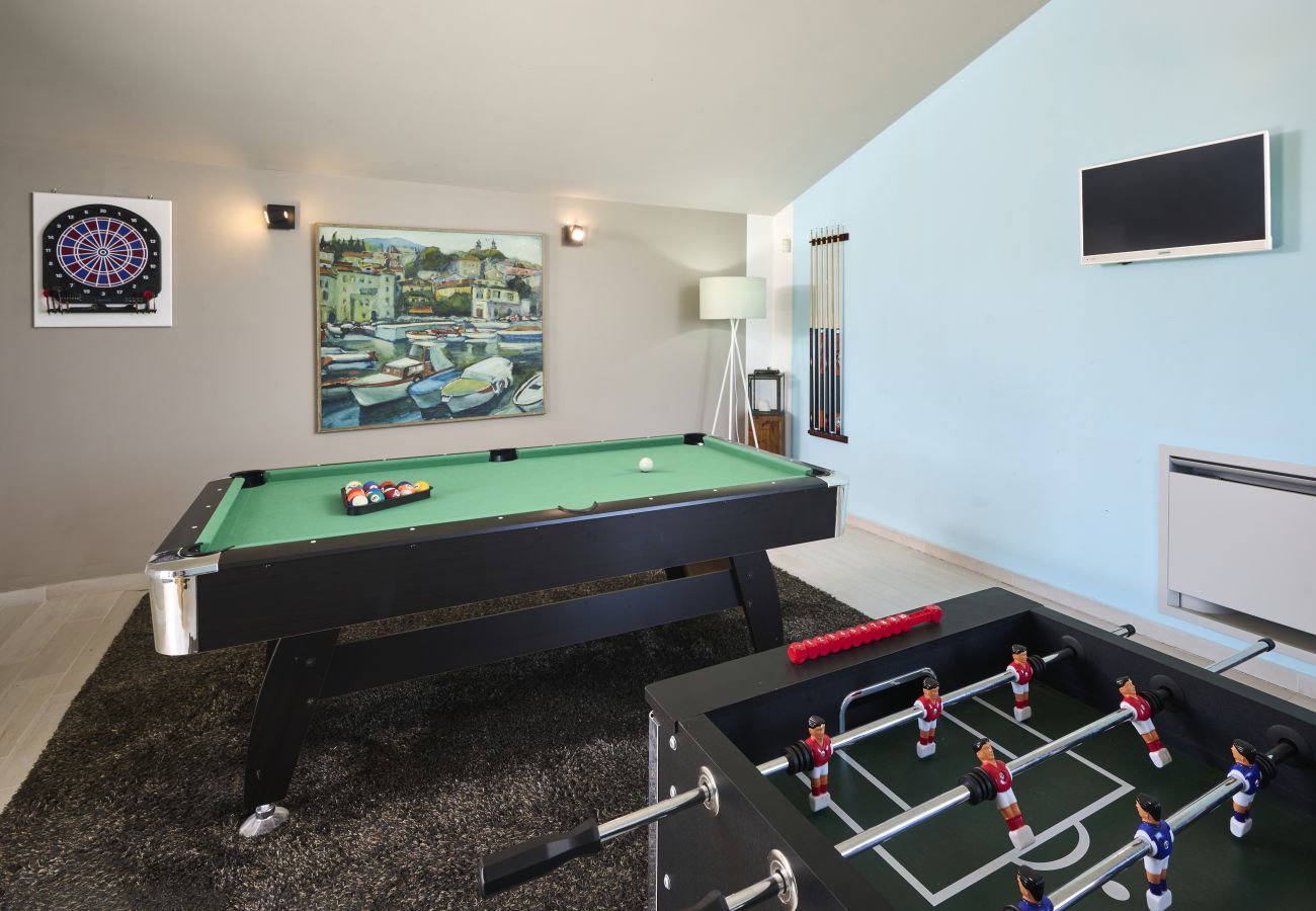Villa in Merišce - Residence Monte near Umag for 8+2 people with heated infinity pool, spa & play room