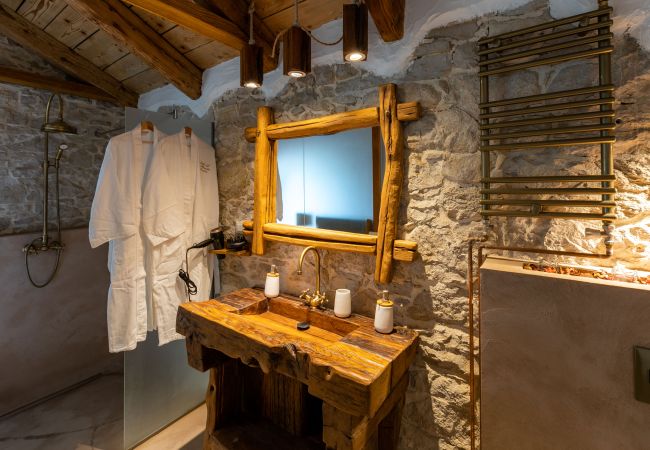 Villa in Žudetici - Villa Blazeni Miroslav Bulesic in Central Istria for 8 people with private heated pool and sauna Villa in Žudetici - Villa Blazeni Miroslav Bulesic in Central Istria for 8 people with private heated pool and sauna