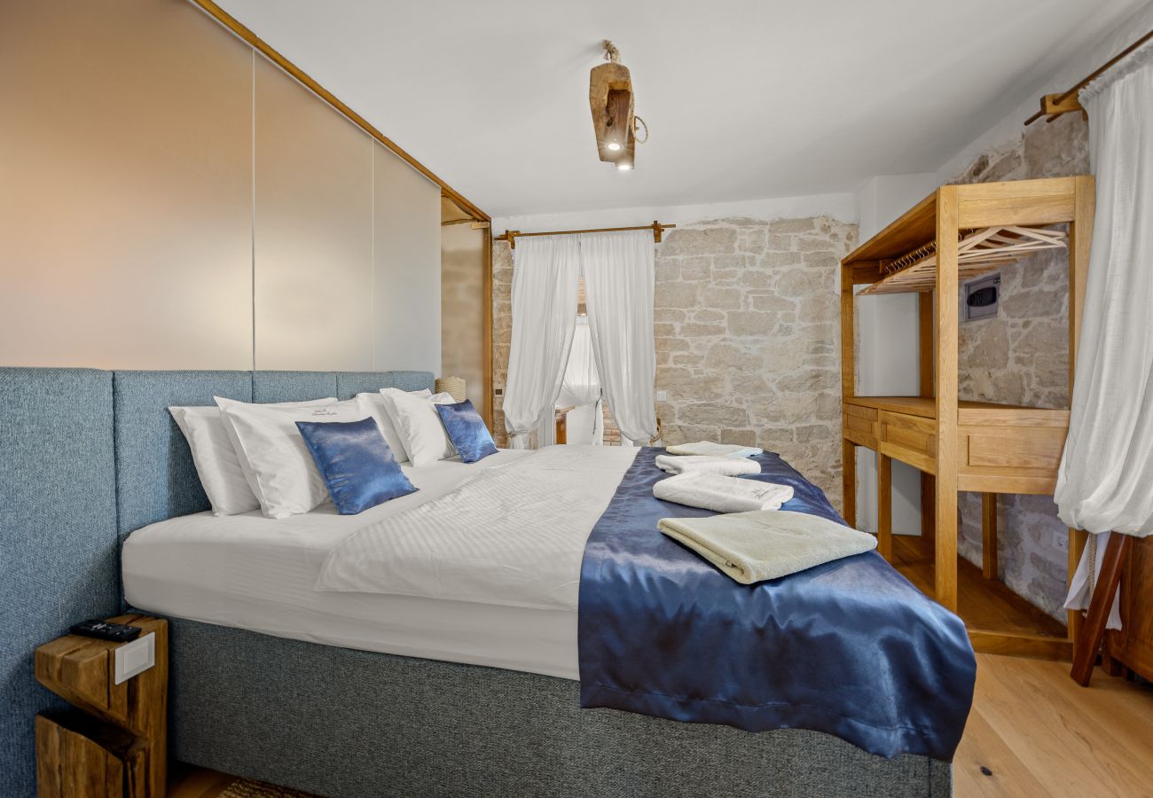 Villa in Žudetici - Villa Blazeni Miroslav Bulesic in Central Istria for 8 people with private heated pool and sauna