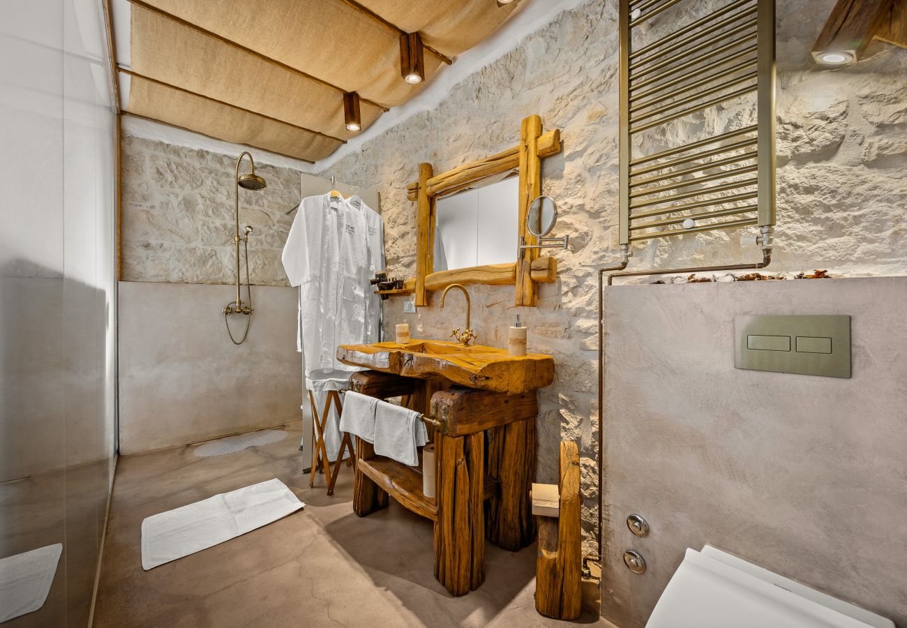 Villa in Žudetici - Villa Blazeni Miroslav Bulesic in Central Istria for 8 people with private heated pool and sauna