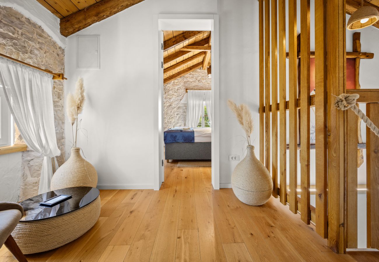 Villa in Žudetici - Villa Blazeni Miroslav Bulesic in Central Istria for 8 people with private heated pool and sauna