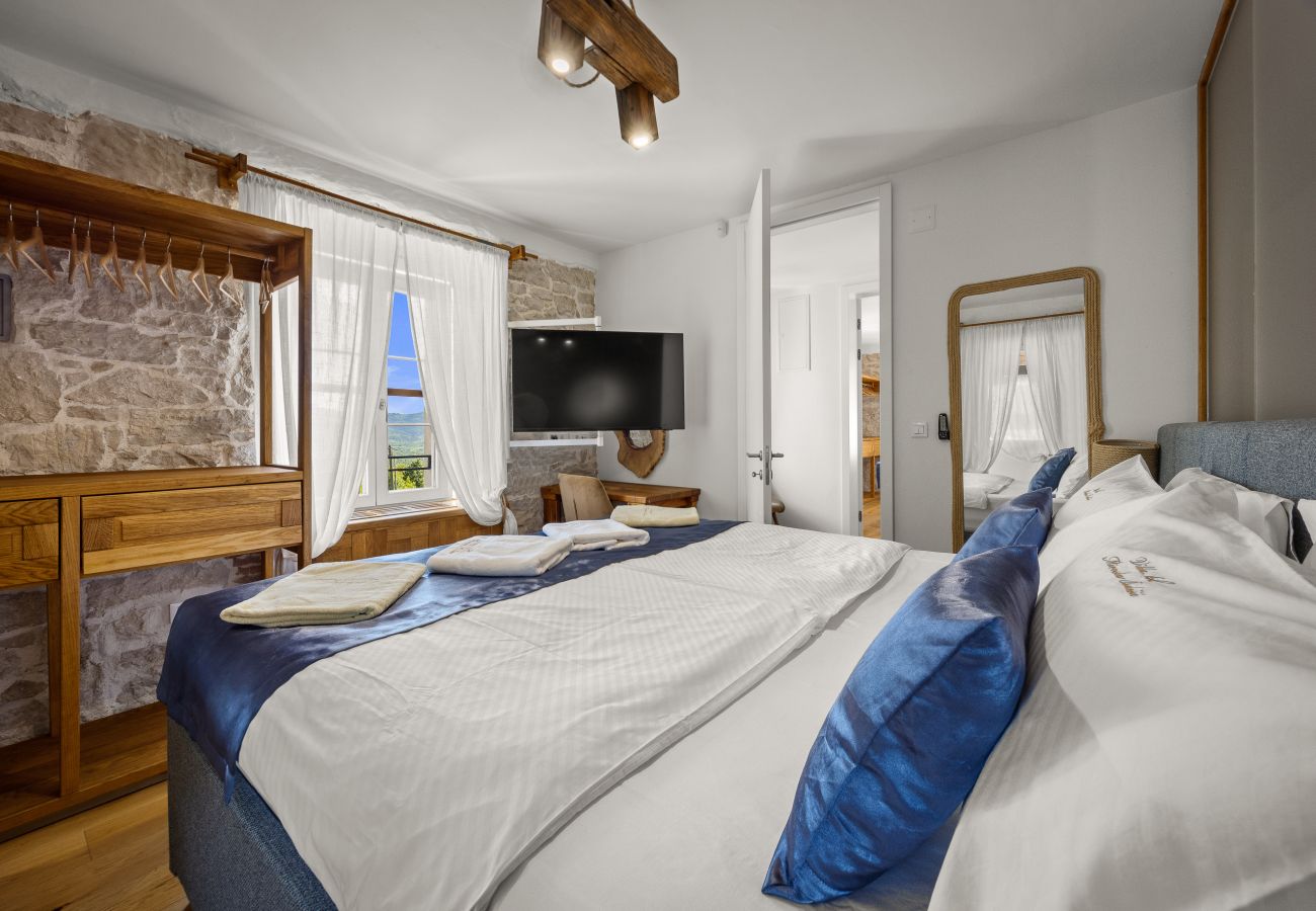 Villa in Žudetici - Villa Blazeni Miroslav Bulesic in Central Istria for 8 people with private heated pool and sauna