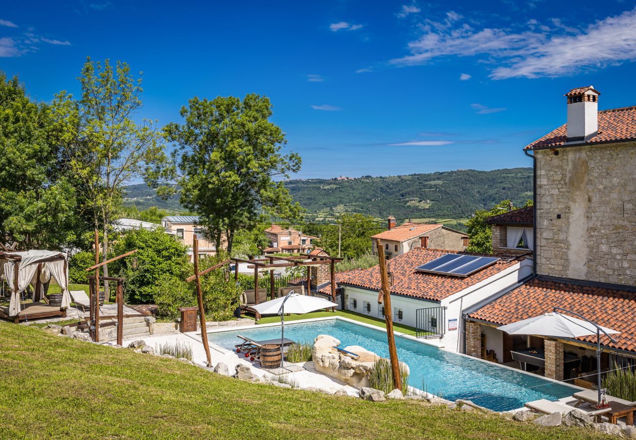 Villa in Žudetici - Villa Blazeni Miroslav Bulesic in Central Istria for 8 people with private heated pool and sauna