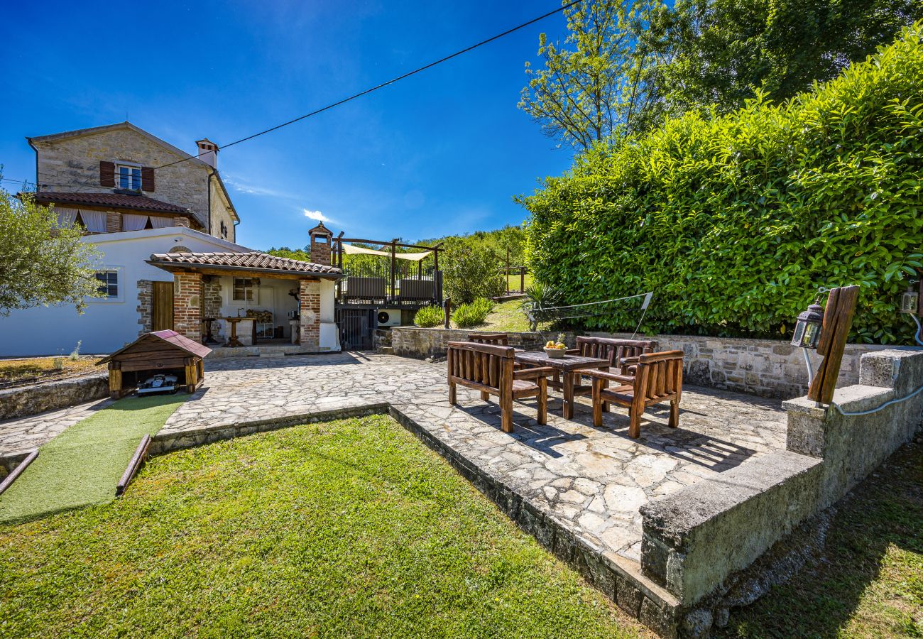 Villa in Žudetici - Villa Blazeni Miroslav Bulesic in Central Istria for 8 people with private heated pool and sauna
