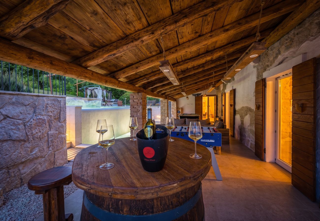 Villa in Žudetici - Villa Blazeni Miroslav Bulesic in Central Istria for 8 people with private heated pool and sauna