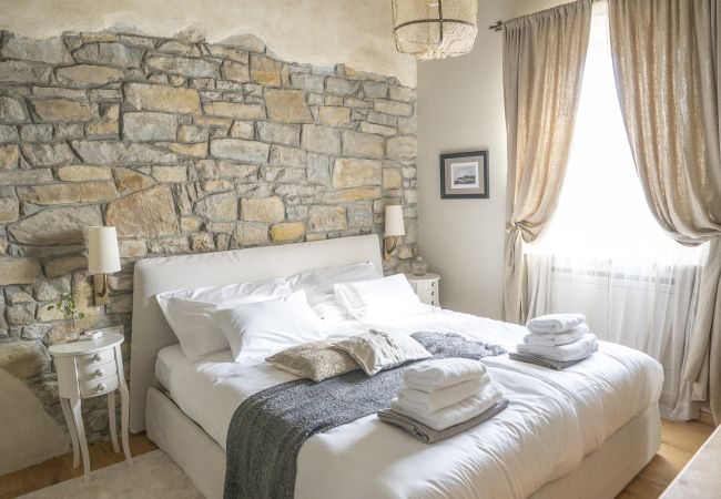 Villa in Kucibreg - Villa Paradiso in Central Istria for 11 people with large garden, sea view & wellness Villa in Kucibreg - Villa Paradiso in Central Istria for 11 people with large garden, sea view & wellness