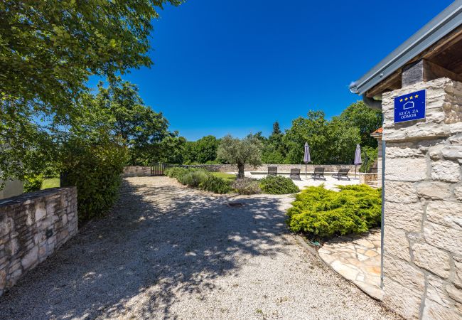Villa in Butkovici - Casa 42 pet friendly for 9 people in Central Istria with salt - water pool Villa in Butkovici - Casa 42 pet friendly for 9 people in Central Istria with salt - water pool