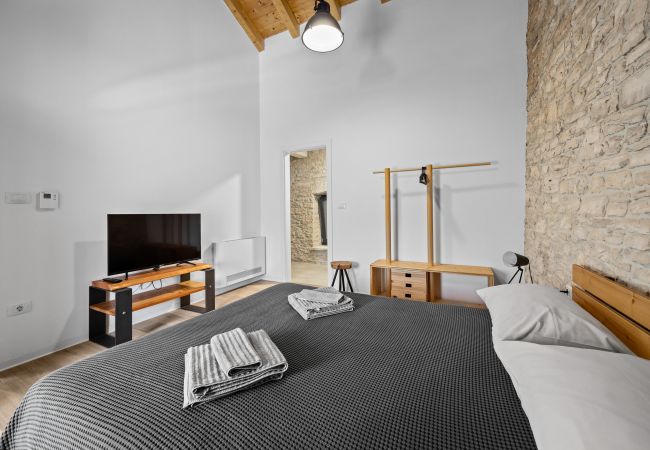 Villa in Butkovici - Casa 42 pet friendly for 9 people in Central Istria with salt - water pool Villa in Butkovici - Casa 42 pet friendly for 9 people in Central Istria with salt - water pool