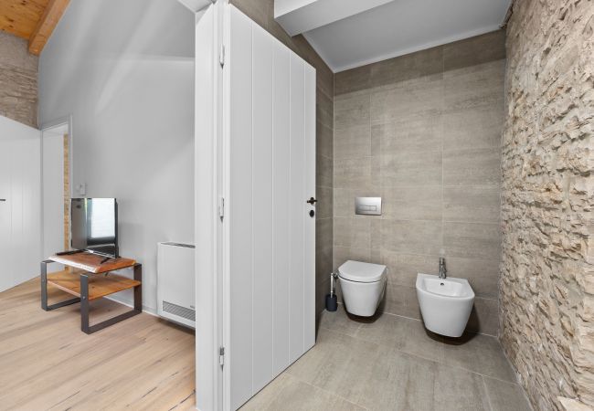 Villa in Butkovici - Casa 42 pet friendly for 9 people in Central Istria with salt - water pool Villa in Butkovici - Casa 42 pet friendly for 9 people in Central Istria with salt - water pool