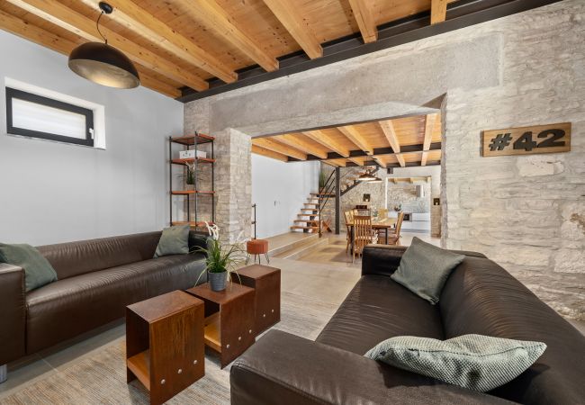 Villa in Butkovici - Casa 42 pet friendly for 9 people in Central Istria with salt - water pool Villa in Butkovici - Casa 42 pet friendly for 9 people in Central Istria with salt - water pool