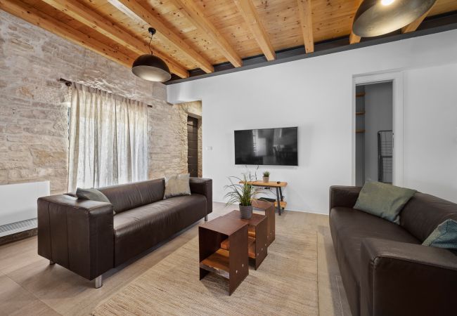 Villa in Butkovici - Casa 42 pet friendly for 9 people in Central Istria with salt - water pool Villa in Butkovici - Casa 42 pet friendly for 9 people in Central Istria with salt - water pool