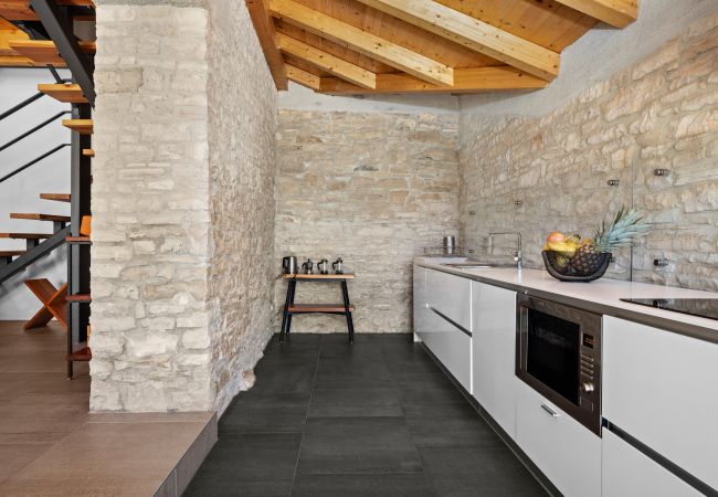 Villa in Butkovici - Casa 42 pet friendly for 9 people in Central Istria with salt - water pool Villa in Butkovici - Casa 42 pet friendly for 9 people in Central Istria with salt - water pool