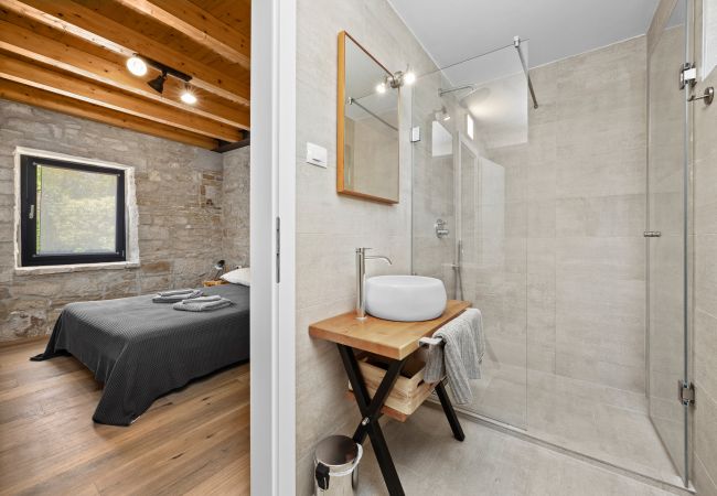 Villa in Butkovici - Casa 42 pet friendly for 9 people in Central Istria with salt - water pool Villa in Butkovici - Casa 42 pet friendly for 9 people in Central Istria with salt - water pool