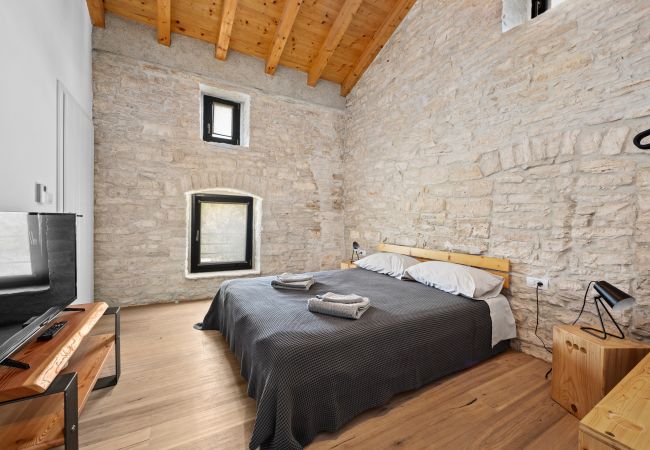 Villa in Butkovici - Casa 42 pet friendly for 9 people in Central Istria with salt - water pool Villa in Butkovici - Casa 42 pet friendly for 9 people in Central Istria with salt - water pool