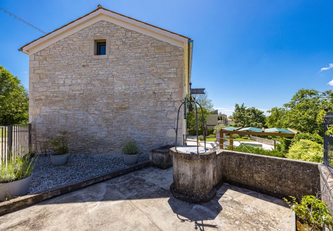 Villa in Butkovici - Casa 42 pet friendly for 9 people in Central Istria with salt - water pool Villa in Butkovici - Casa 42 pet friendly for 9 people in Central Istria with salt - water pool